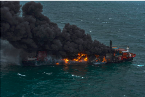 The new ship just extinguished the fire, and turned around it was a shocking explosion!(图5)